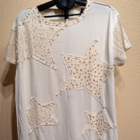 POL Tops - POL Oversized star detail patchwork short sleeve tee top long lace sleeves hem